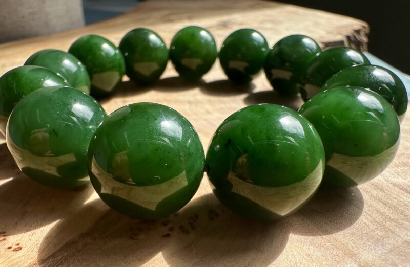 18mm A Grade Jade Bead Bracelet - Image 6